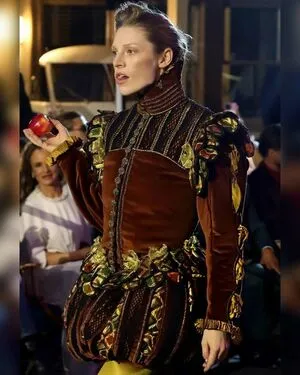 Hunter Schafer OnlyFans Leaked Free Thumbnail Picture - #U8VlmC6yEc