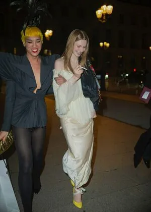 Hunter Schafer OnlyFans Leaked Free Thumbnail Picture - #aiKeykuZCf