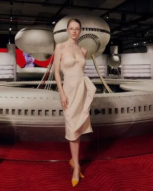 Hunter Schafer OnlyFans Leaked Free Thumbnail Picture - #lCPJ33BIll