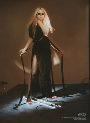 Hunter Schafer OnlyFans Leaked Free Thumbnail Picture - #t2xDiWzSf1