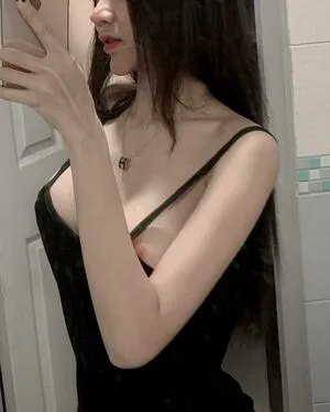 Hwanyen OnlyFans Leaked Free Thumbnail Picture - #b0OSV5UtON