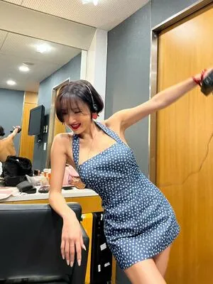Hwasa OnlyFans Leaked Free Thumbnail Picture - #17xoROtDmr