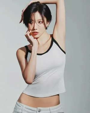 Hwasa OnlyFans Leaked Free Thumbnail Picture - #8APTr1jJ7n