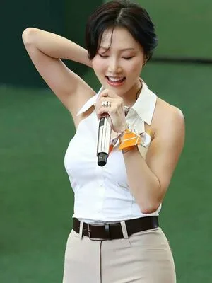 Hwasa OnlyFans Leaked Free Thumbnail Picture - #OAO7Dq0xe6