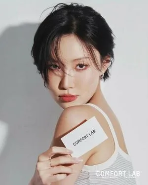 Hwasa OnlyFans Leaked Free Thumbnail Picture - #lacGL3L8kR