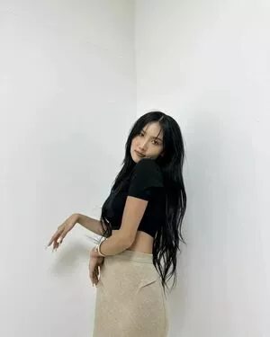 Hwasa OnlyFans Leaked Free Thumbnail Picture - #45Lphr5wls