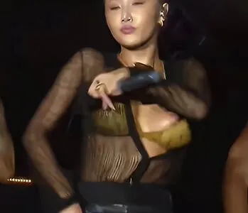 Hwasa OnlyFans Leaked Free Thumbnail Picture - #M23wVpPZsq