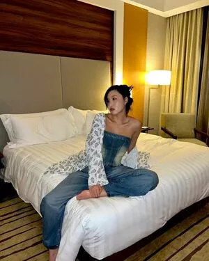 Hwasa OnlyFans Leaked Free Thumbnail Picture - #VvHVfbt1f0