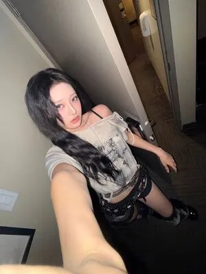 Hwiseo OnlyFans Leaked Free Thumbnail Picture - #SI1l59CYH5