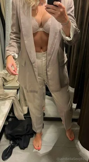 Iambellasexyfeet OnlyFans Leaked Free Thumbnail Picture - #E60IvAFIid