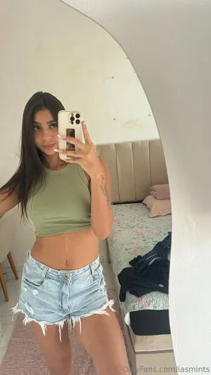 Iasmints OnlyFans Leaked Free Thumbnail Picture - #HoNKnLOE2R