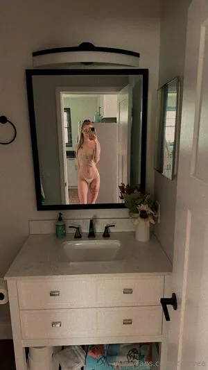 Iceeivee OnlyFans Leaked Free Thumbnail Picture - #fSFifTMoaz