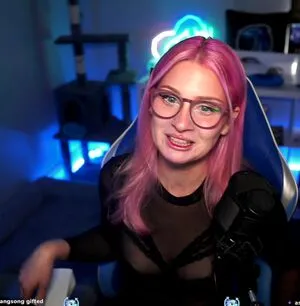 Icetokki OnlyFans Leaked Free Thumbnail Picture - #gXaPd7w30s