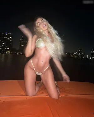Icy Bebe OnlyFans Leaked Free Thumbnail Picture - #2Jl5WVo4h3