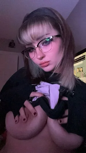 Idkisitgwen OnlyFans Leaked Free Thumbnail Picture - #BLeuW7iM1o