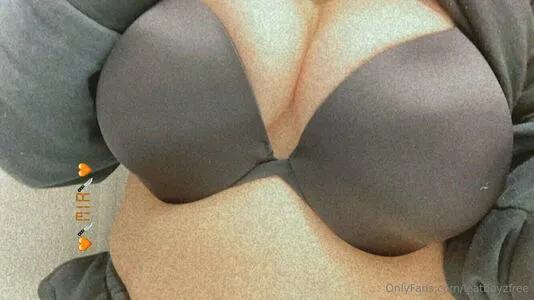 Ieatboyzfree OnlyFans Leaked Free Thumbnail Picture - #3lq0ELedog