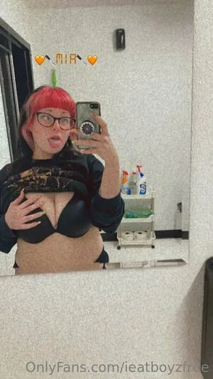 Ieatboyzfree OnlyFans Leaked Free Thumbnail Picture - #R7i4Uhmdgs