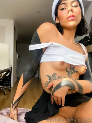 Iemzzz OnlyFans Leaked Free Thumbnail Picture - #MoLEUQZgCF