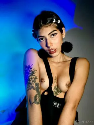 Iemzzz OnlyFans Leaked Free Thumbnail Picture - #SDWF4xX6gx