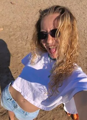 Ildikeila OnlyFans Leaked Free Thumbnail Picture - #4IHQwR7Xog