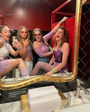 Iliza Shlesinger OnlyFans Leaked Free Thumbnail Picture - #YAKcG42nZC