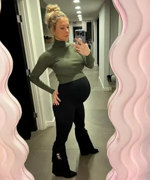 Iliza Shlesinger OnlyFans Leaked Free Thumbnail Picture - #YiC8bTmSUU