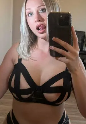 Iloveglitter OnlyFans Leaked Free Thumbnail Picture - #lkC2stmjxn