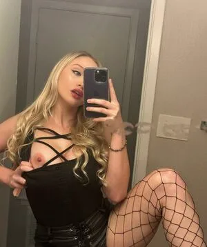 Iloveglitter OnlyFans Leaked Free Thumbnail Picture - #pP5378EAyb