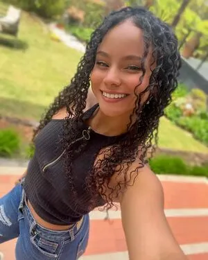 Ilovesmilinggg OnlyFans Leaked Free Thumbnail Picture - #lkUNEcbyAQ