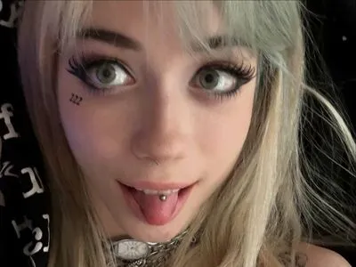 Iluvmeww OnlyFans Leaked Free Thumbnail Picture - #N8E0PbkBat