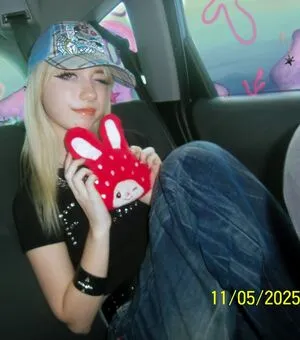 Iluvmeww OnlyFans Leaked Free Thumbnail Picture - #tlnm8upojG