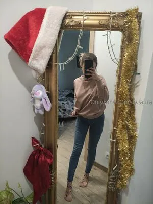 Ily Laura OnlyFans Leaked Free Thumbnail Picture - #8BAEIOZi7v