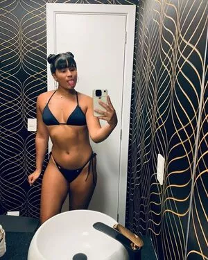 Indiazinha Moema OnlyFans Leaked Free Thumbnail Picture - #1y9fuiz2oM