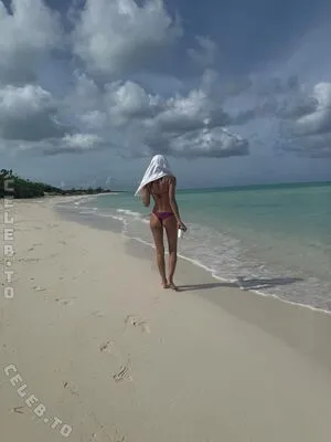 Irina Shayk OnlyFans Leaked Free Thumbnail Picture - #5EHTCNnMzC