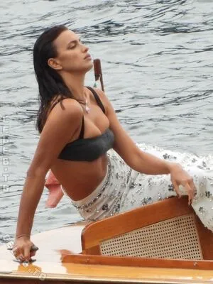 Irina Shayk OnlyFans Leaked Free Thumbnail Picture - #5ngAxfflG9