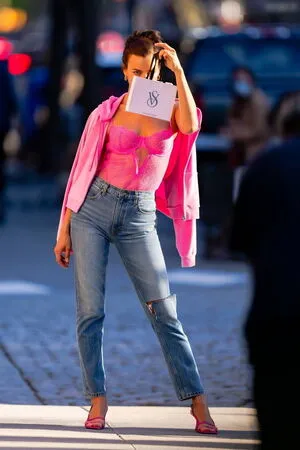 Irina Shayk OnlyFans Leaked Free Thumbnail Picture - #uyNkSEf32L