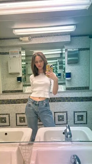 Iris Apatow OnlyFans Leaked Free Thumbnail Picture - #3UjCSNi967