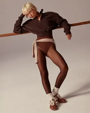 Iris Law OnlyFans Leaked Free Thumbnail Picture - #15pu9kikeL