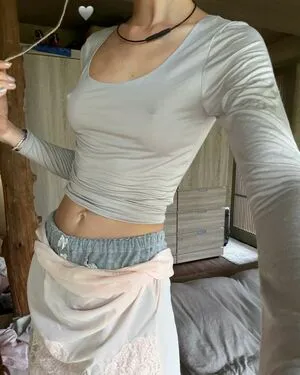 Iris Law OnlyFans Leaked Free Thumbnail Picture - #213V9OMIIg