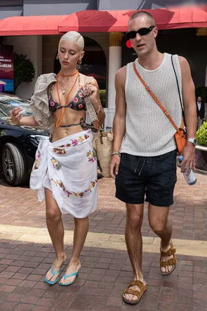 Iris Law OnlyFans Leaked Free Thumbnail Picture - #2V10Eau2Jz