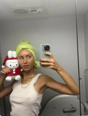 Iris Law OnlyFans Leaked Free Thumbnail Picture - #2iqw7KImFI