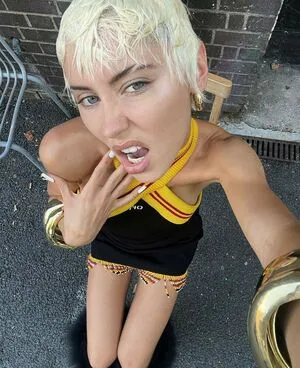 Iris Law OnlyFans Leaked Free Thumbnail Picture - #8x25cGQhIt