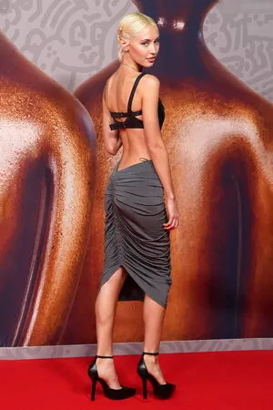Iris Law OnlyFans Leaked Free Thumbnail Picture - #97DWZMNcRZ