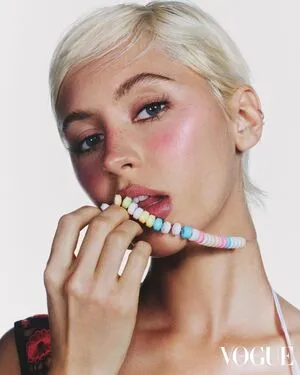 Iris Law OnlyFans Leaked Free Thumbnail Picture - #DLXqcRONzW