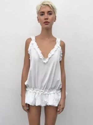 Iris Law OnlyFans Leaked Free Thumbnail Picture - #DkIfBDEjsc