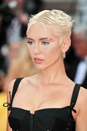 Iris Law OnlyFans Leaked Free Thumbnail Picture - #EVOWM57BSo