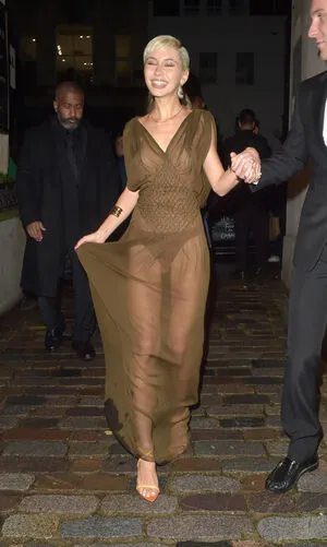 Iris Law OnlyFans Leaked Free Thumbnail Picture - #F5kYpTXpgk