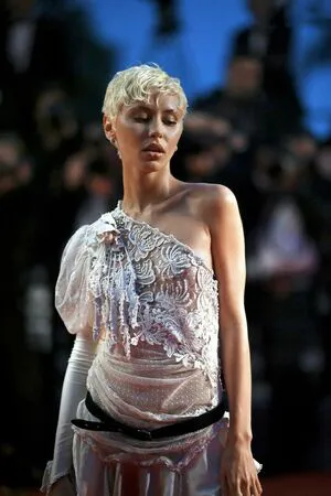 Iris Law OnlyFans Leaked Free Thumbnail Picture - #HA84t1pvXv