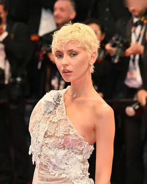 Iris Law OnlyFans Leaked Free Thumbnail Picture - #IrwqWrEpbs