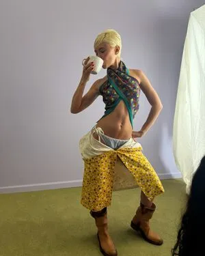 Iris Law OnlyFans Leaked Free Thumbnail Picture - #JFaXBSBKTj